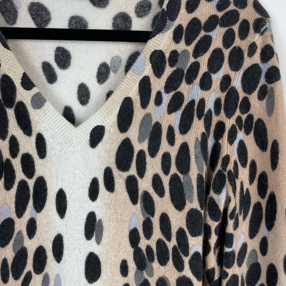 Equipment Femme Tan Black Cashmere Animal Print Long Sleeve Sweater Size XS - Picture 8 of 9